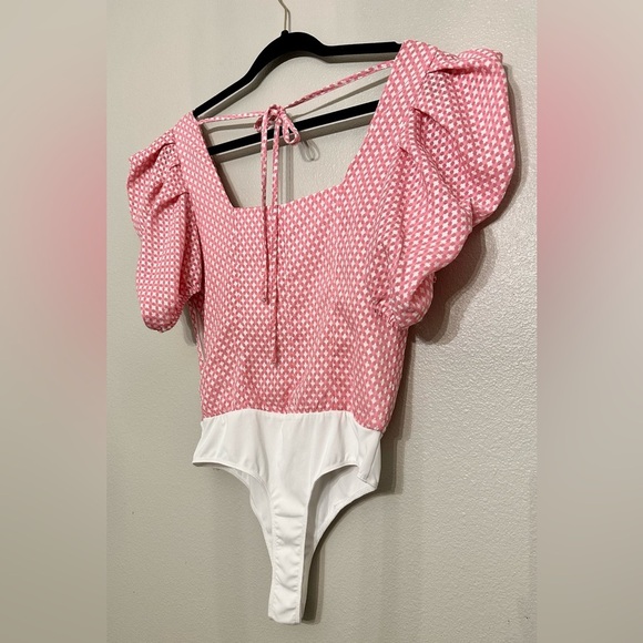 Puff sleeve bodysuit pink and white size medium - Picture 6 of 14